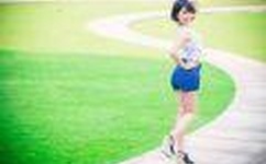 日日摸天天碰中文字幕你懂的